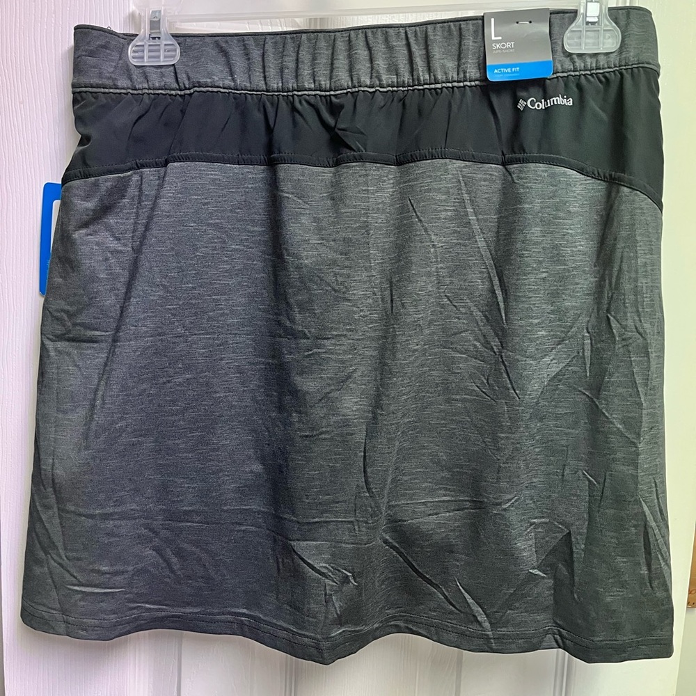NWT Columbia Charcoal and Black Skort